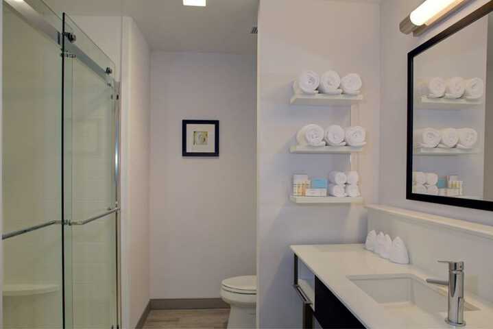 Room 13 of 22