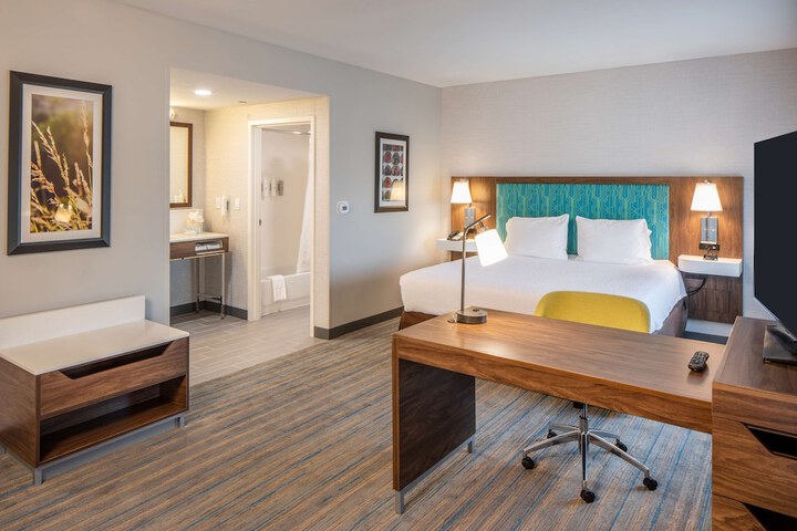 Room 12 of 25