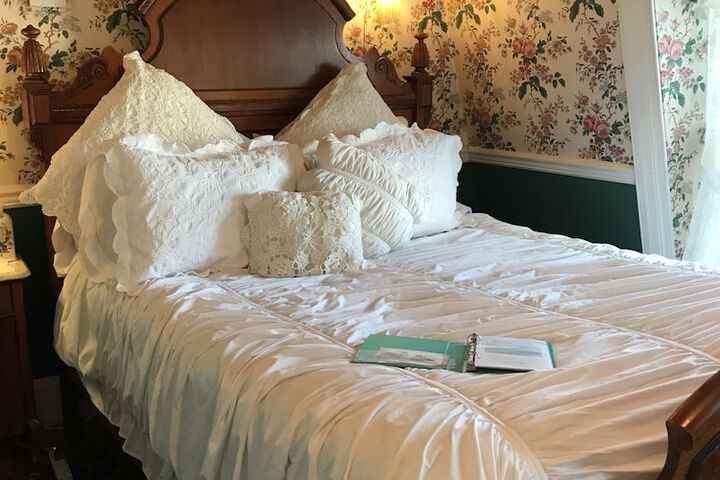 Room 28 of 82