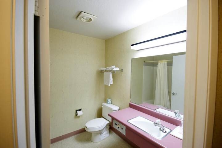 Room 11 of 13