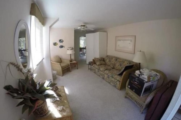Hale-hoola B & B