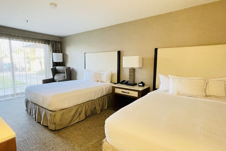 DoubleTree by Hilton Fresno Convention Center