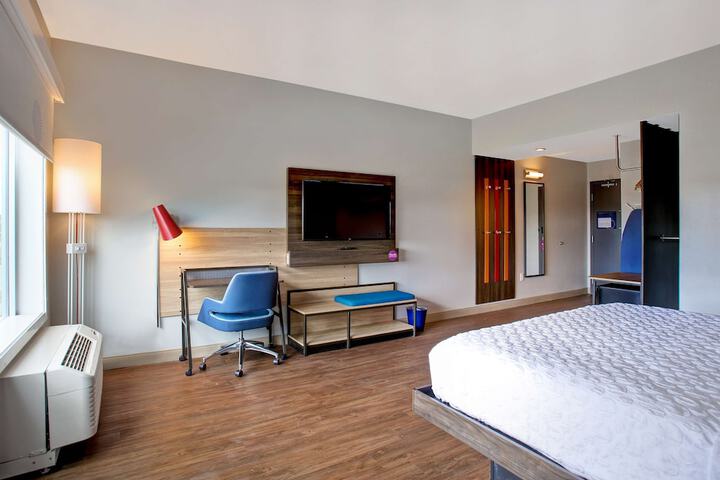 Room 32 of 44