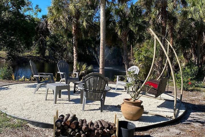 Suite Dreams Guesthouse aka Care Takeover Home