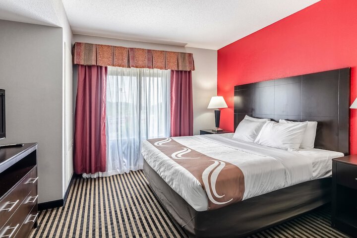 Room 21 of 32
