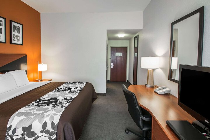 Room 19 of 28