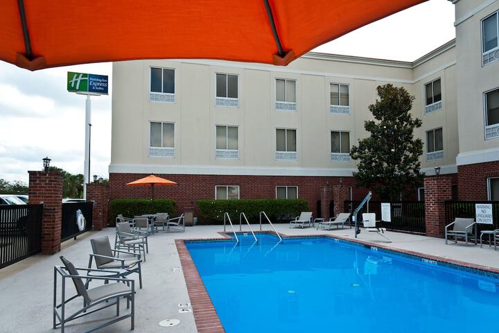 Pool 6 of 29