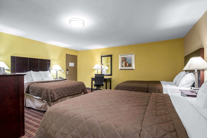 Room 22 of 34