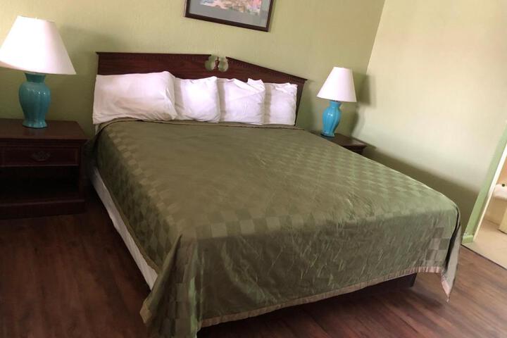 Lone Star Inn