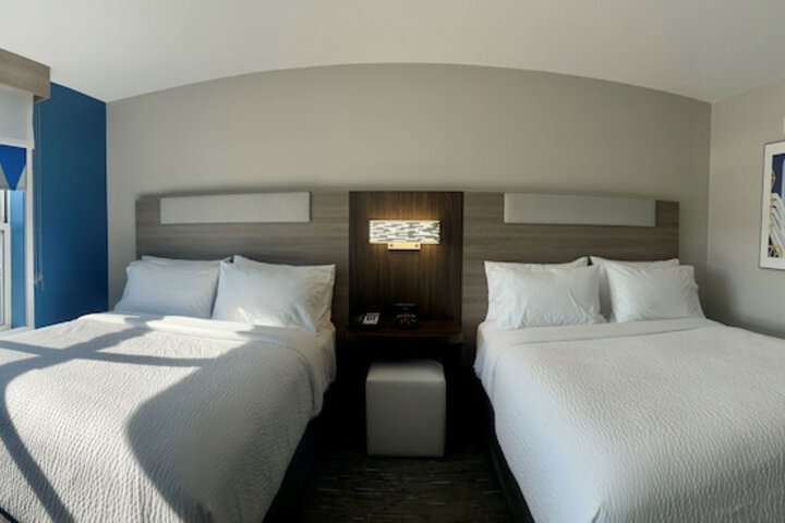 Room 98 of 145