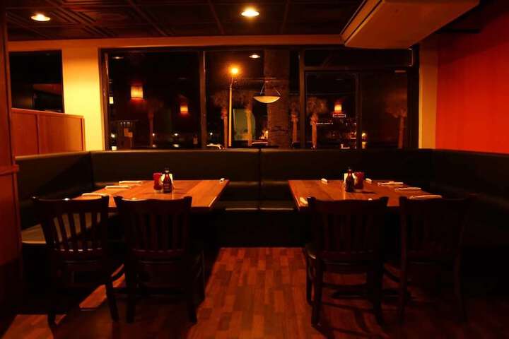 Dining 24 of 31