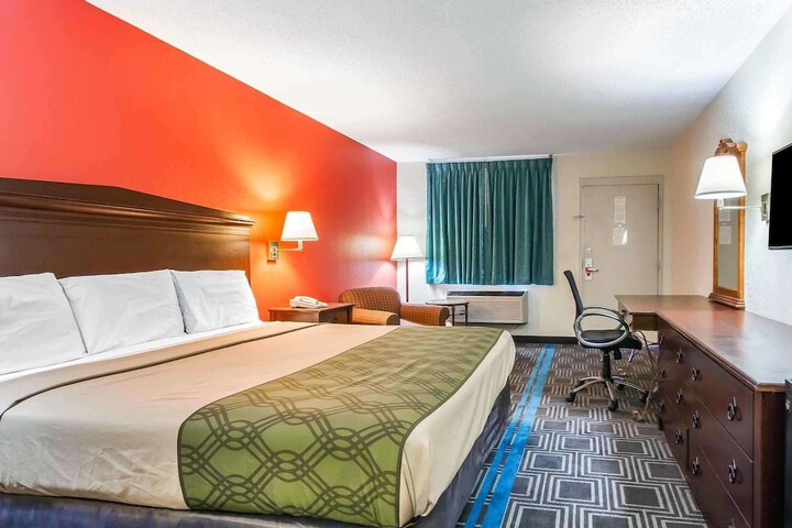 Room 16 of 30