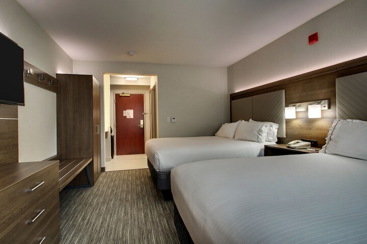 Room 5 of 25