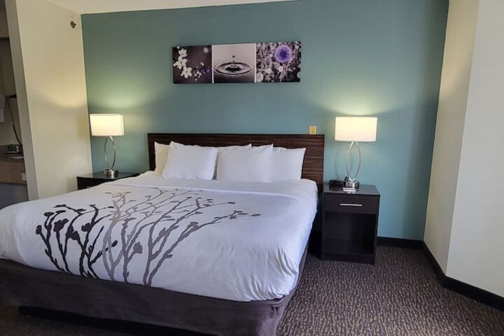 Room 21 of 40