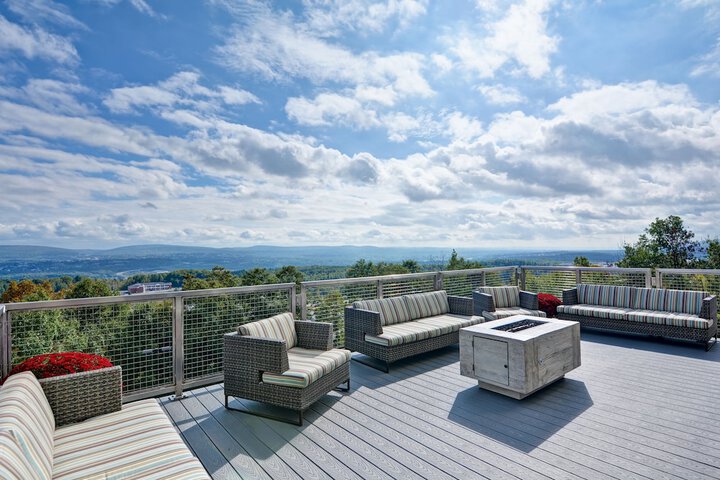 Sundeck 42 of 44