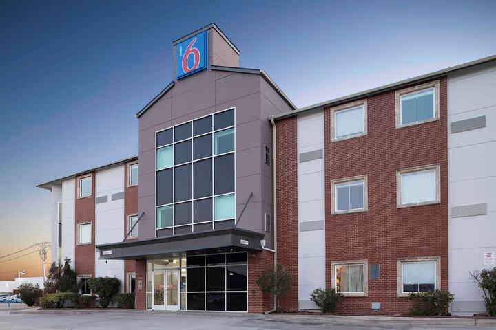 Hotel 2 of 25