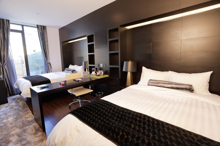 Room 25 of 36