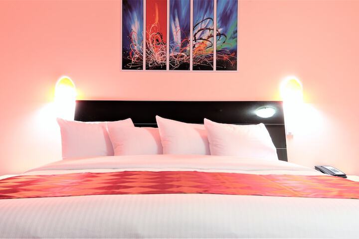 Crystal Star Inn Edmonton Airport