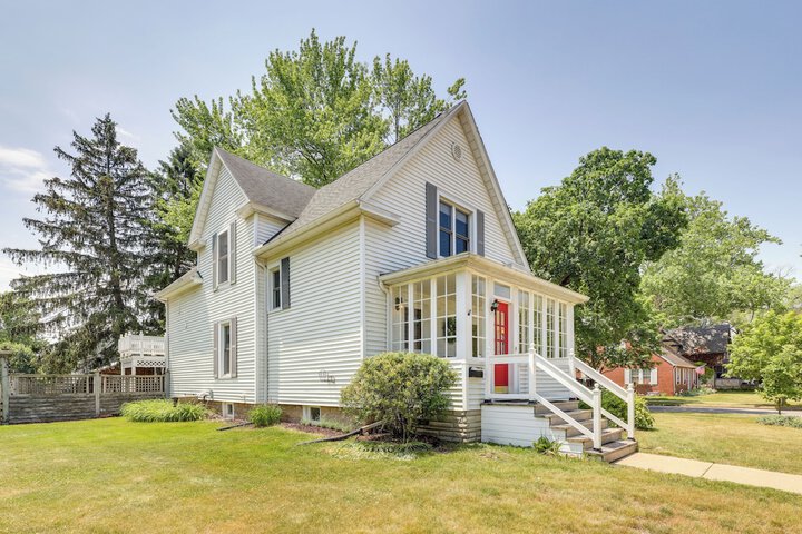 Charming Chesterton Home: w / Idyllic Location!