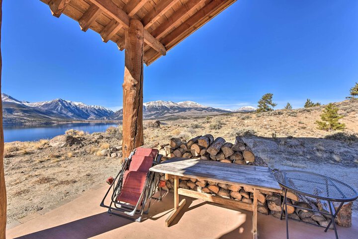 Luxe Twin Lakes House w / Mountain & Lake Views!