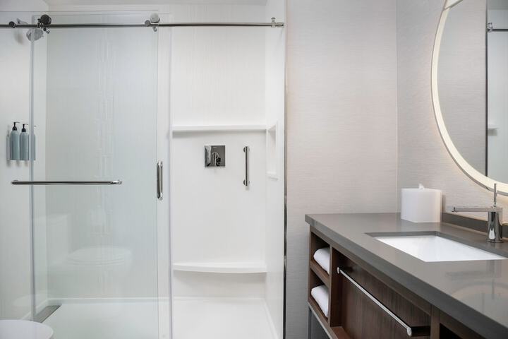 Room 21 of 32