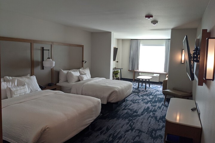 Room 11 of 33