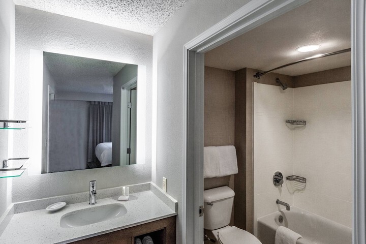 Room 13 of 31