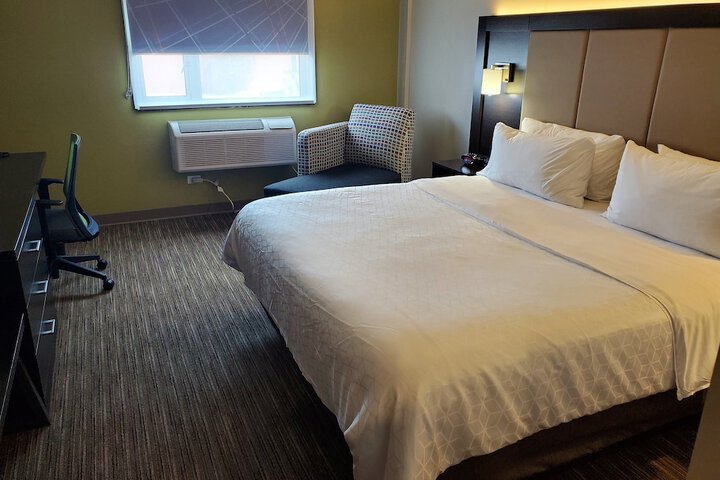 Room 14 of 26