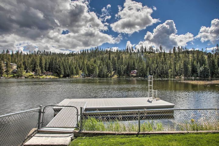 A Contemporary Dream: Lakefront Rathdrum Oasis!