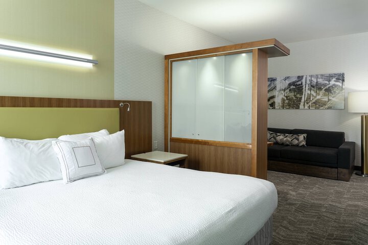 Room 12 of 27