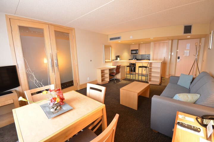 Room 10 of 22