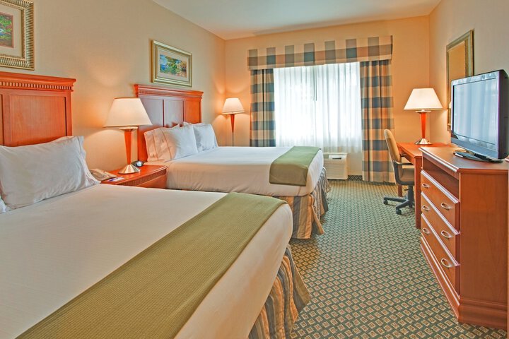 Room 8 of 13
