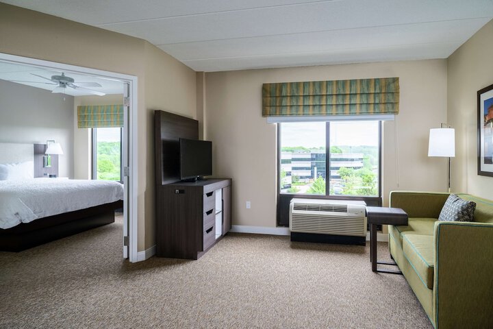 Room 16 of 36