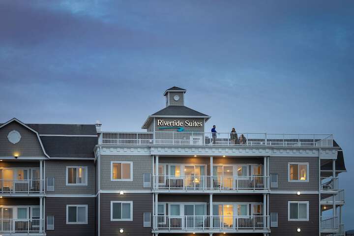 Rivertide Suites Hotel