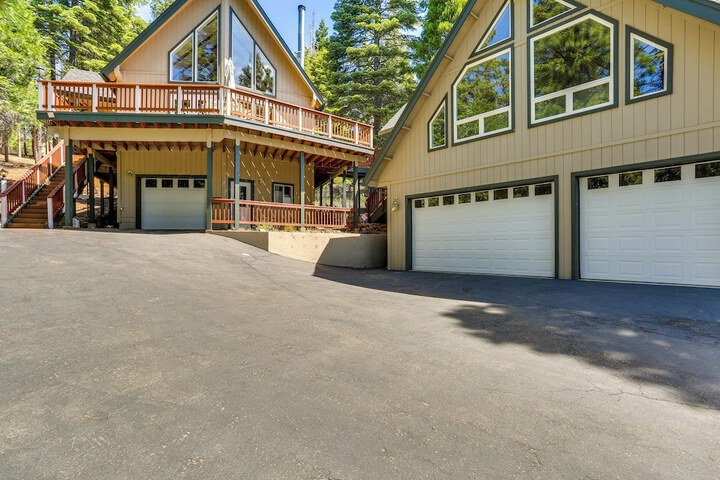 Pet-friendly California Cabin w / Beach Access