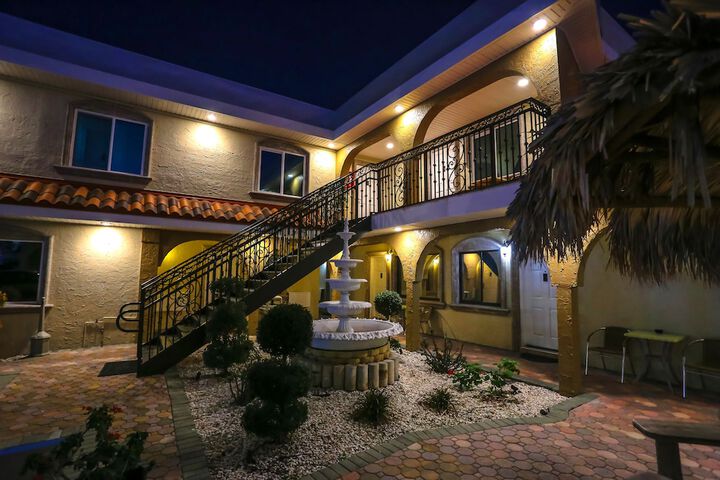 Hotel Exterior 72 of 96