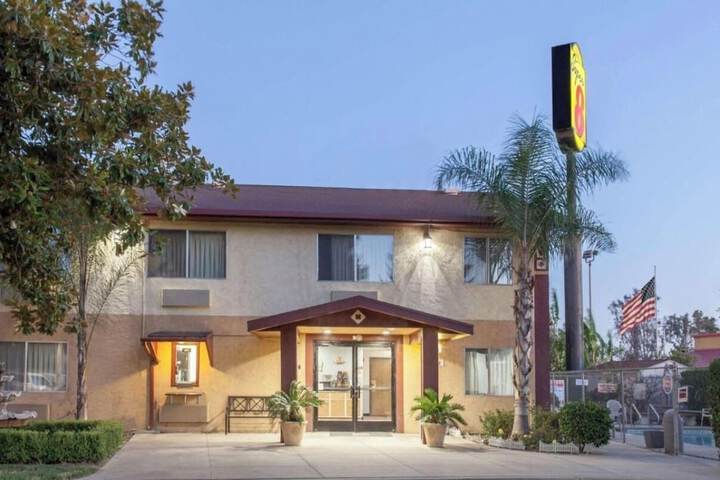 Super 8 by Wyndham Selma / Fresno Area