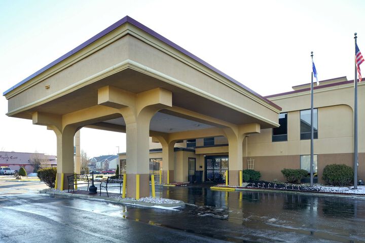 Hotel 4 of 49