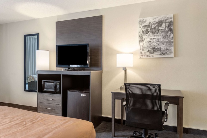 Room 20 of 63
