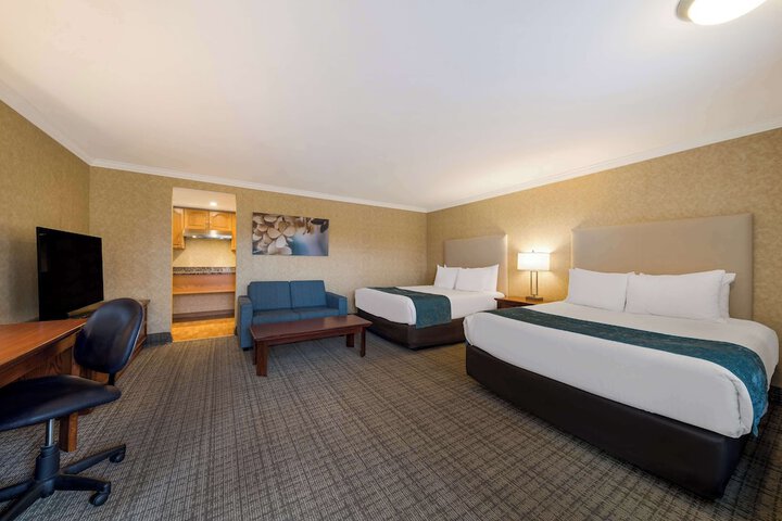 Room 32 of 56