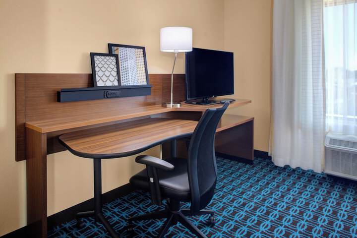 Room 8 of 18
