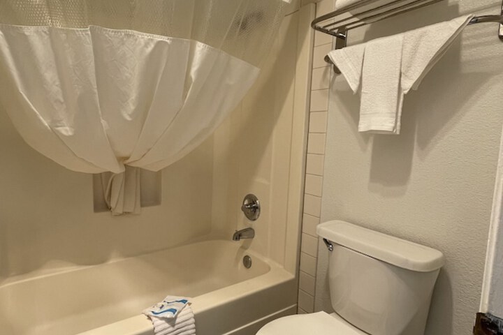 Room 11 of 21