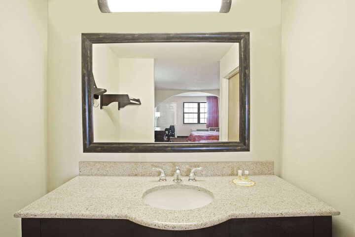 Room 19 of 26