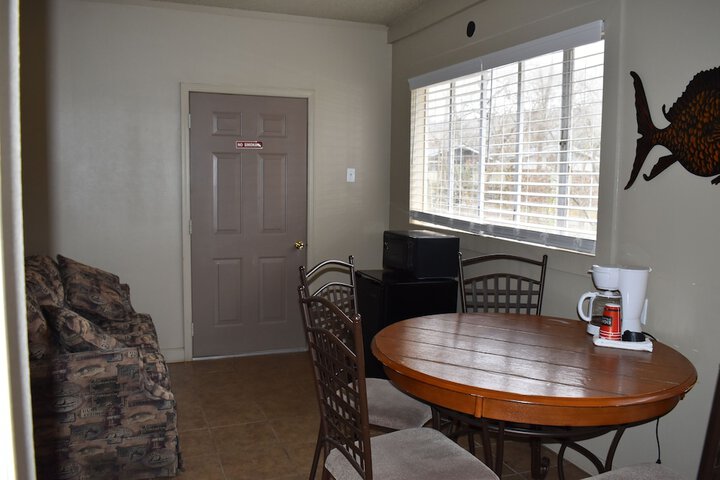 Room 17 of 31