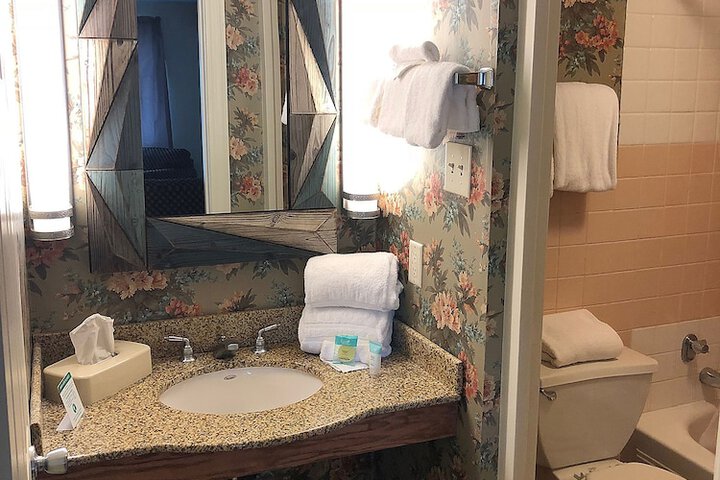 Room 65 of 130