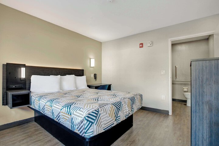 Motel 6 Venice FL