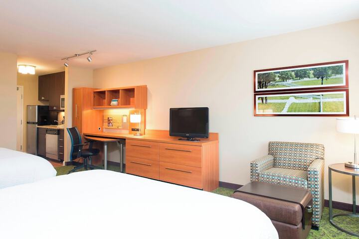 Room 17 of 34