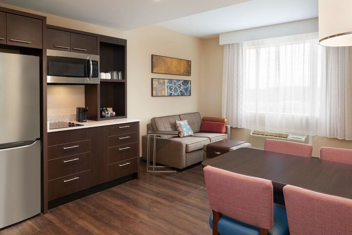 Room 21 of 33