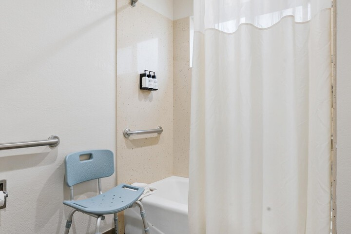 Room 10 of 64