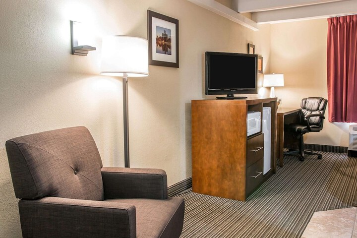 Room 37 of 70